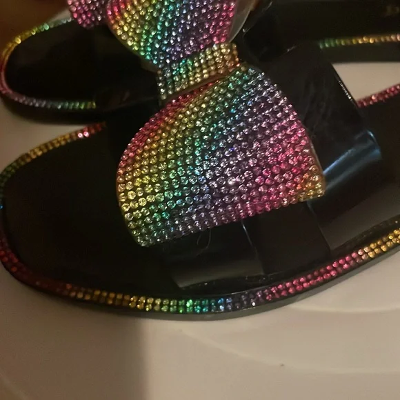 Sandals - Picture 2 of 3